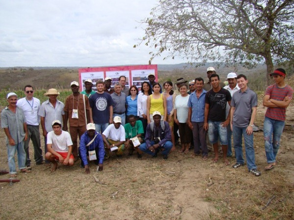 Visita de Africanos na Comunidade de Agricultores.jpg